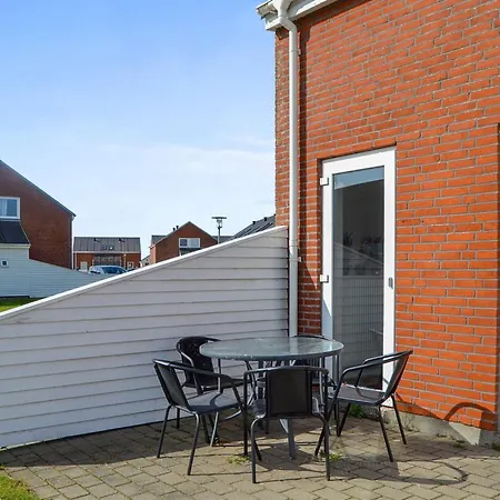 Gaida - 2-3km From The Sea By Interhome